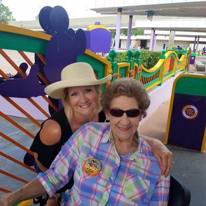 Meet your Posher, Joni